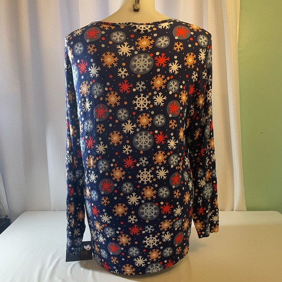Top 2XL Snowflake Print Tee - T-Shirt Lightweight Long Sleeve Plus Size Crew NWT - Picture 4 of 5